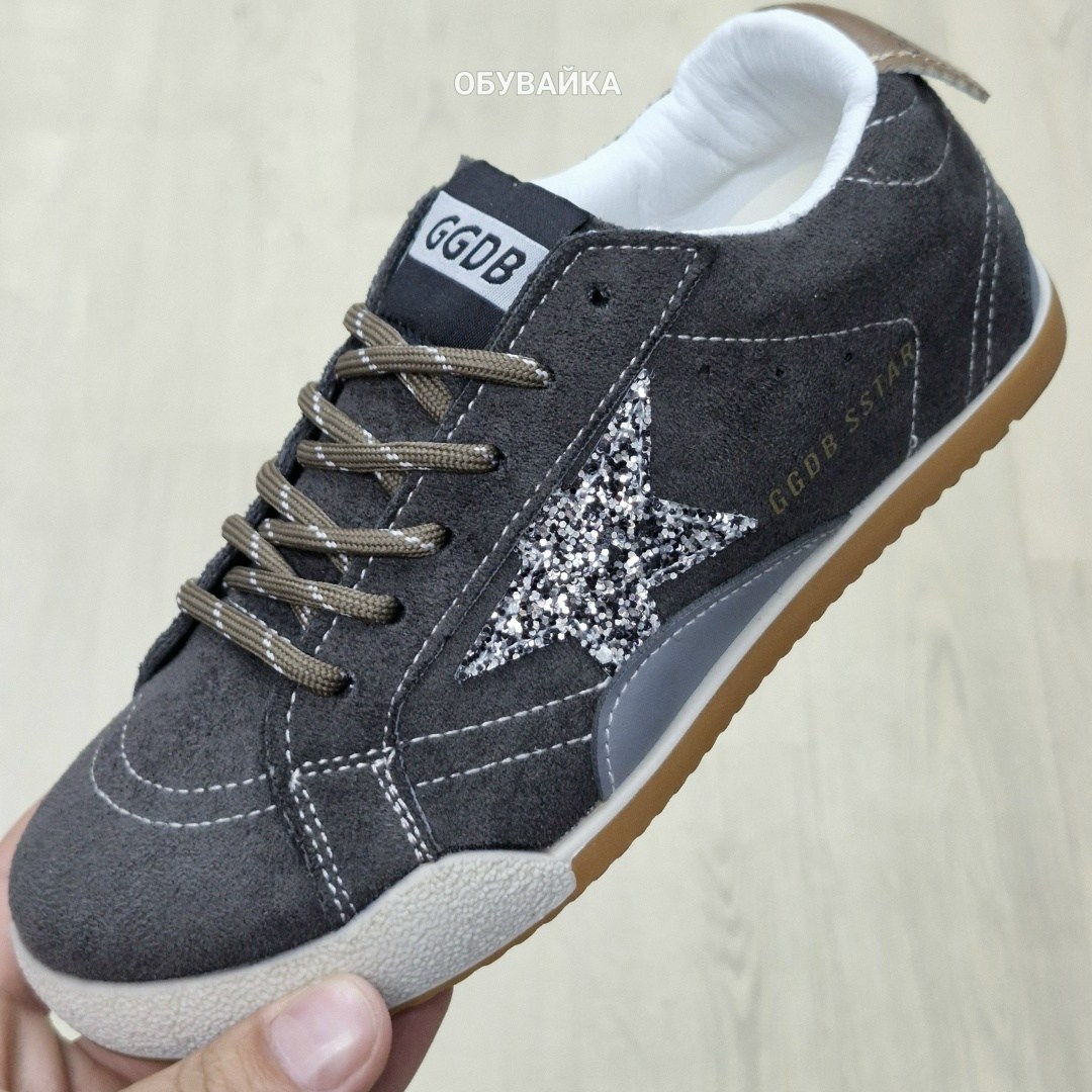 ,замшевые кроссовки,кроссовки golden goose,стильные кроссовки,кроссовки женскиe