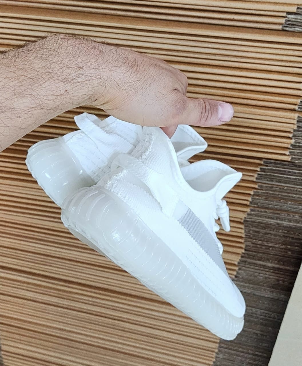 кроссовки adidas yeezy 350 boost v2 triple white,кроссовки,белые кроссовки,кроссовки женскиe,кроссовки изики