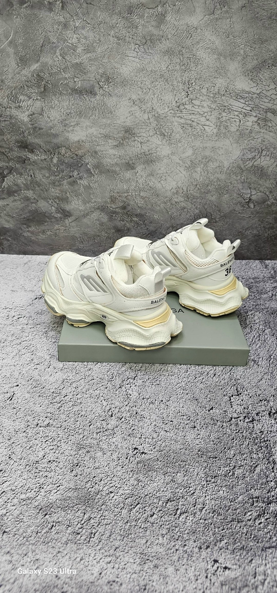 кроссовки balenciaga женские,кроссовки balenciaga,кроссовки balenciaga на шнуровке,balenciaga кроссовки track,кроссовки баленсиага женские
