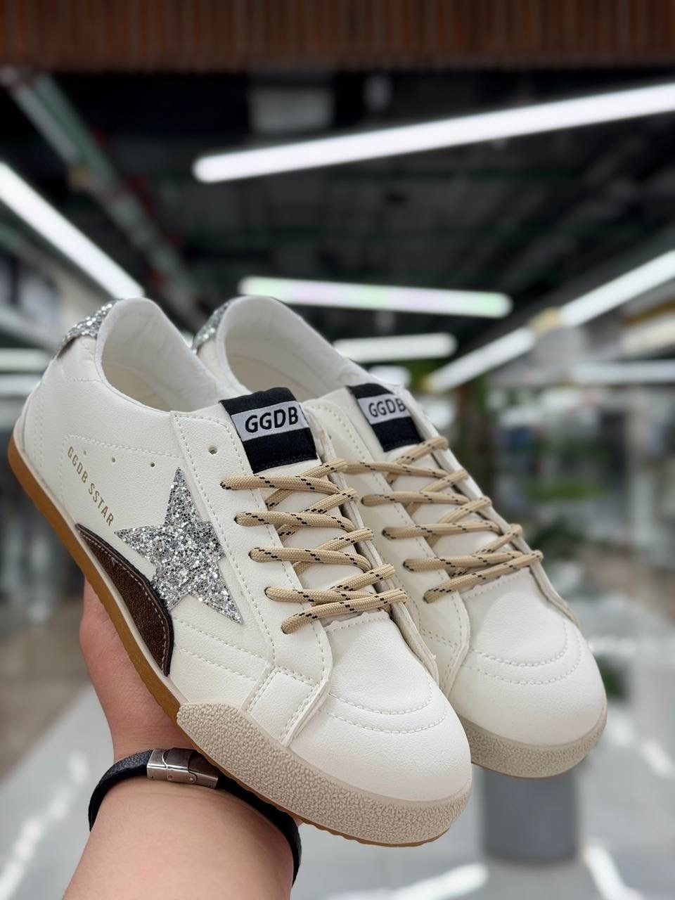 ,golden goose кеды super-star с блестками белый,golden goose super star,кеды golden goose,кроссовки golden goose