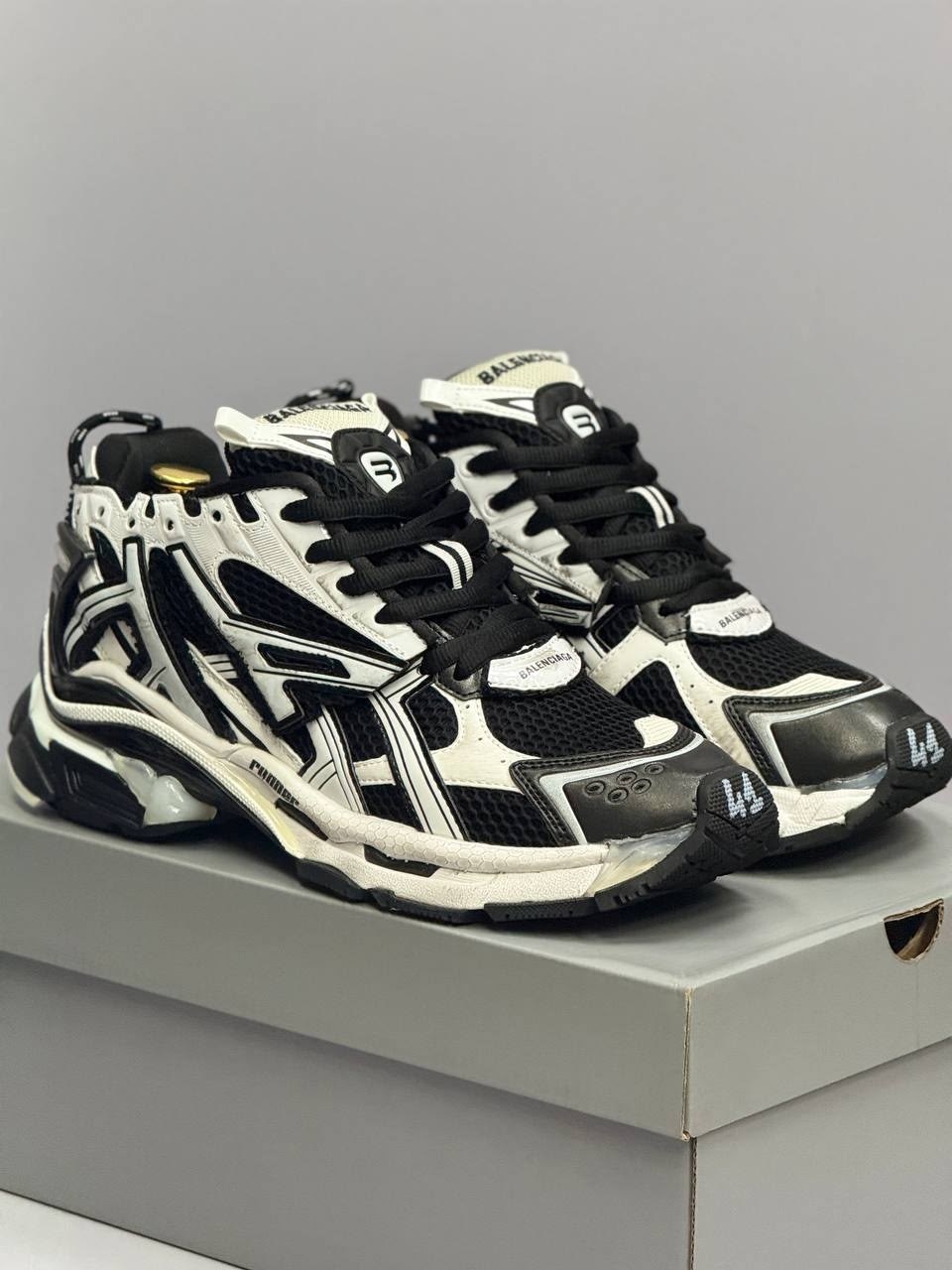 баленсиага раннер кроссовки,мужские кроссовки balenciaga runner черный белый,кроссовки balenciaga runner sneaker black white,кроссовки balenciaga runner,кроссовки balenciaga