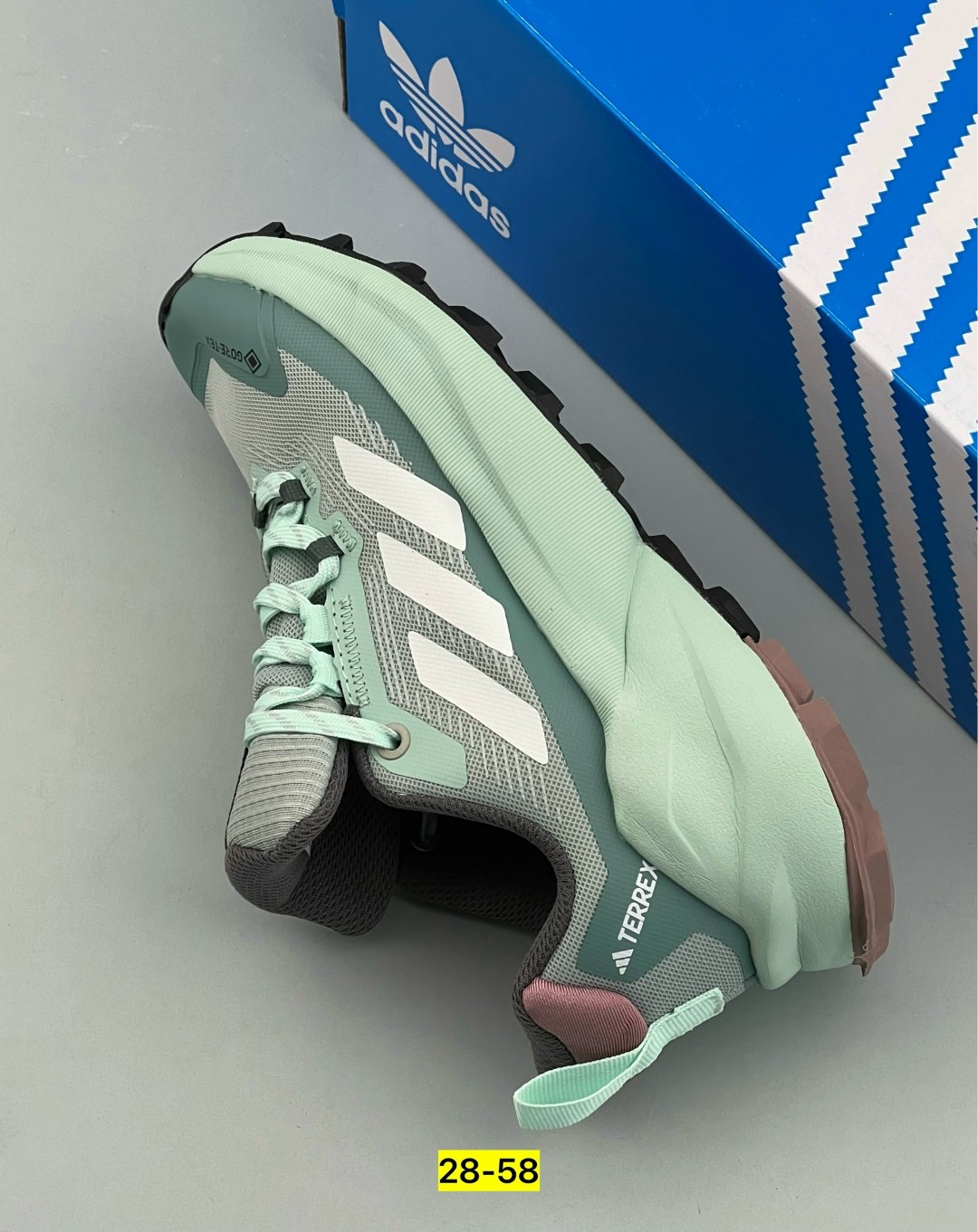 кроссовки женские adidas,кроссовки,кроссовки adidas,кроссовки женскиe,кроссовки треккинговые