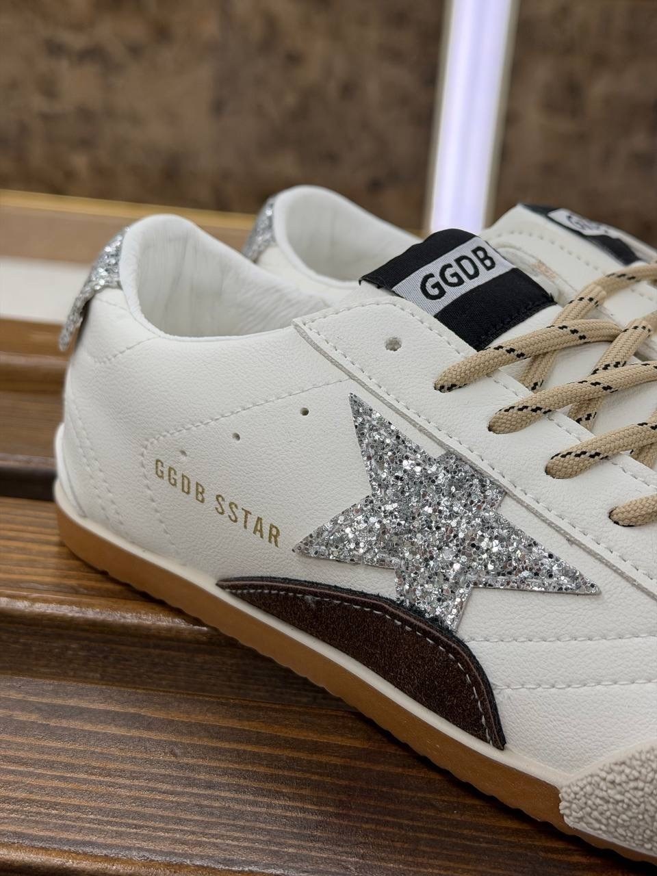 ,golden goose кеды super-star с блестками белый,golden goose super star,кеды golden goose,кроссовки golden goose