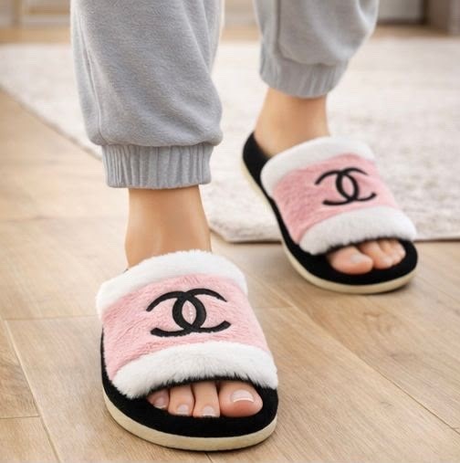 тапочки chanel,тапочки шанель женские,тапочки модные,женские тапочки,chanel slippers