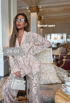 Костюм