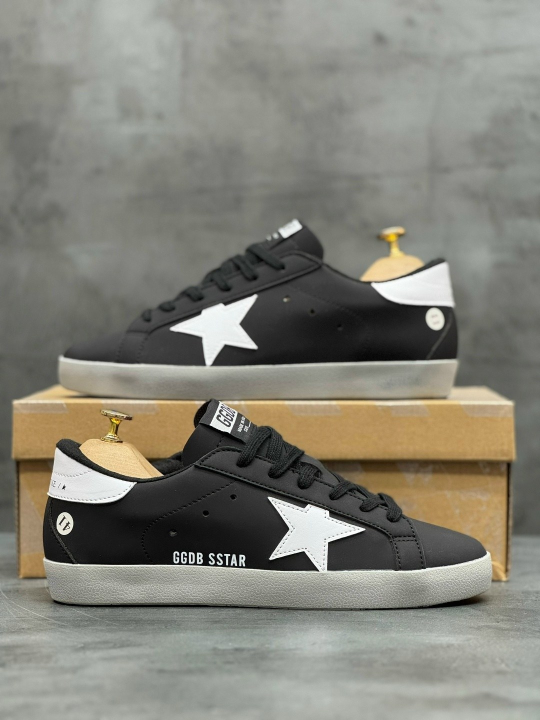 golden goose кеды hi star на платформе черный,golden goose deluxe brand черные кожаные кеды superstar с белой звездой,кеды golden goose,,кроссовки