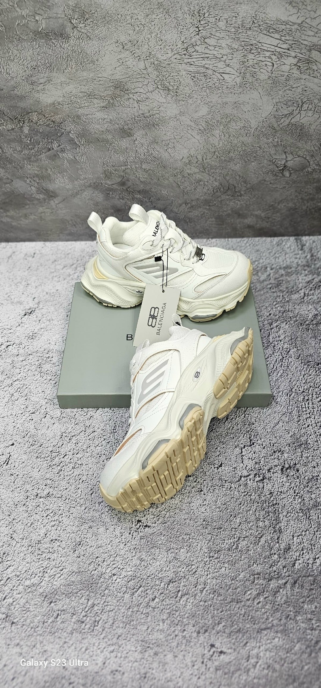 кроссовки balenciaga женские,кроссовки balenciaga,кроссовки balenciaga на шнуровке,balenciaga кроссовки track,кроссовки баленсиага женские