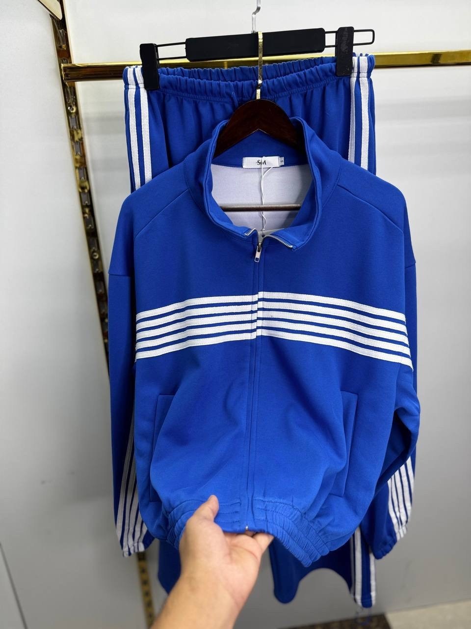 adidas женский спортивный костюм,костюм спортивный женский,спортивный костюм,спортивные костюмы адидас,модные спортивные костюмы