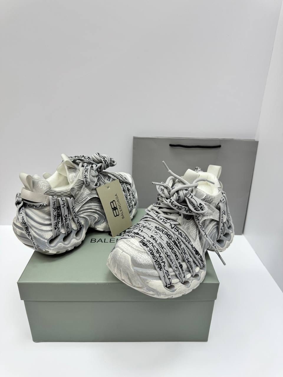 кроссовки женскиe,кроссовки,кроссовки balenciaga,кроссовки модные,кроссовки женские balenciaga