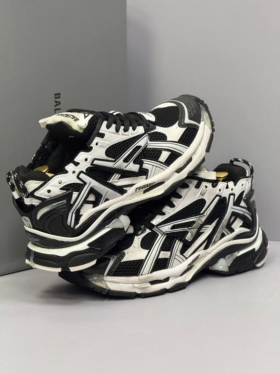 баленсиага раннер кроссовки,мужские кроссовки balenciaga runner черный белый,кроссовки balenciaga runner sneaker black white,кроссовки balenciaga runner,кроссовки balenciaga