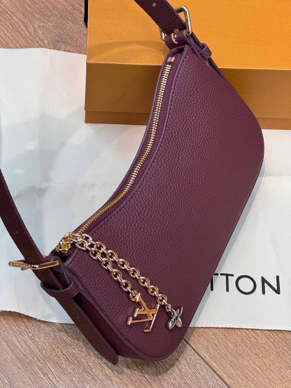 louis vuitton сумка на плечо,louis vuitton сумка,сумка женская louis vuitton,louis vuitton сумка багет,сумка через плечо louis vuitton