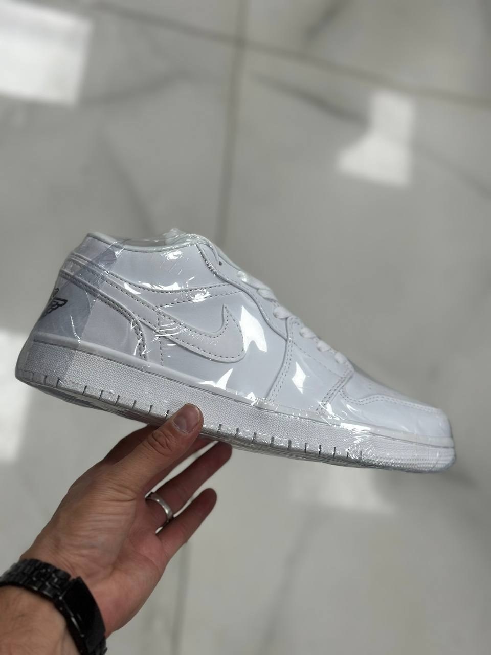 nike air jordan 1 silver,air jordan 1 retro high og,air jordan 1 pure platinum,nike air jordan 1,nike air jordan 1 retro high