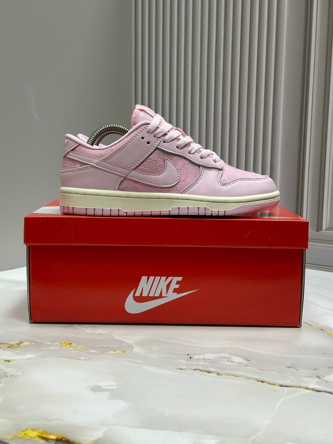 женские кроссовки nike dunk low,nike розовые кроссовки dunk для женщин,nike dunk low lx pink foam (w),кроссовки nike dunk low hj5870-600 розовые,женские повседневные кроссовки nike dunk low