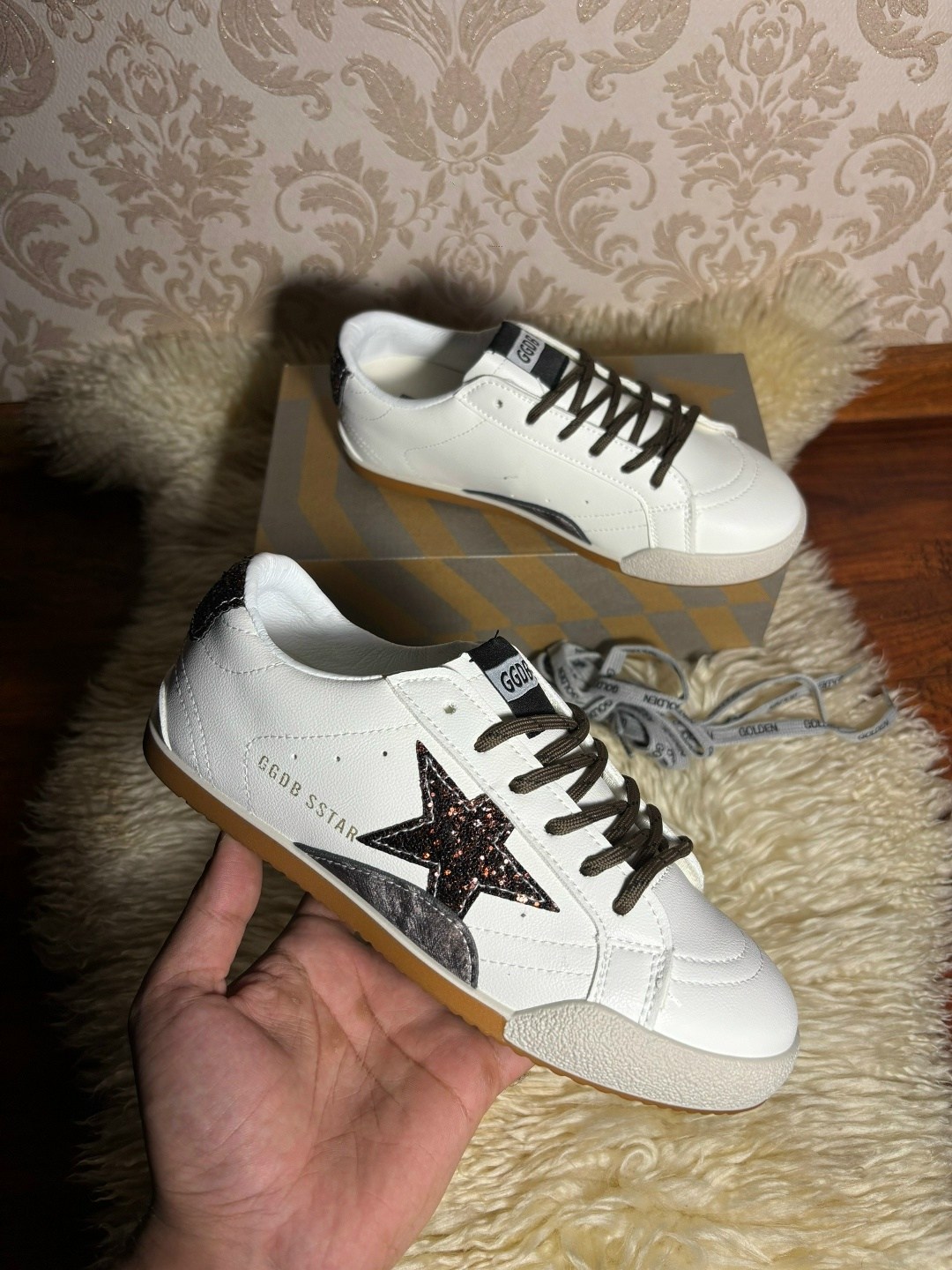 ,кеды golden goose,кроссовки golden goose,женские кожаные кроссовки golden goose super-star premium - white / black,golden goose deluxe brand кеды