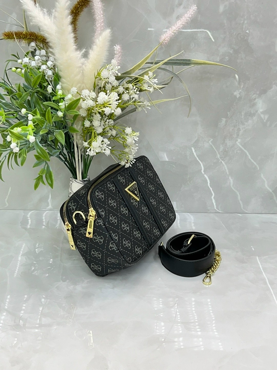женская сумка guess,сумка на плечо кросс-боди guess,сумка guess,женская сумка через плечо guess,сумка кросс боди guess