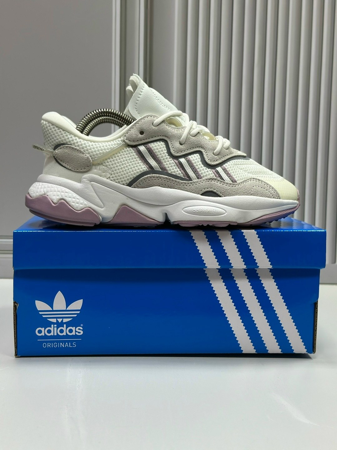 женские кроссовки adidas ozweego,освиго адидас кроссовки женские,кроссовки adidas ozweego,кроссовки adidas,adidas originals ozweego