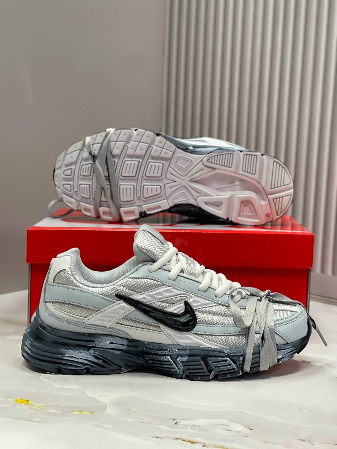 кроссовки nike initiator мужские,кроссовки для бега nike initiator с низким верхом черный серый,кроссовки nike initiator,кроссовки nike,кроссовки