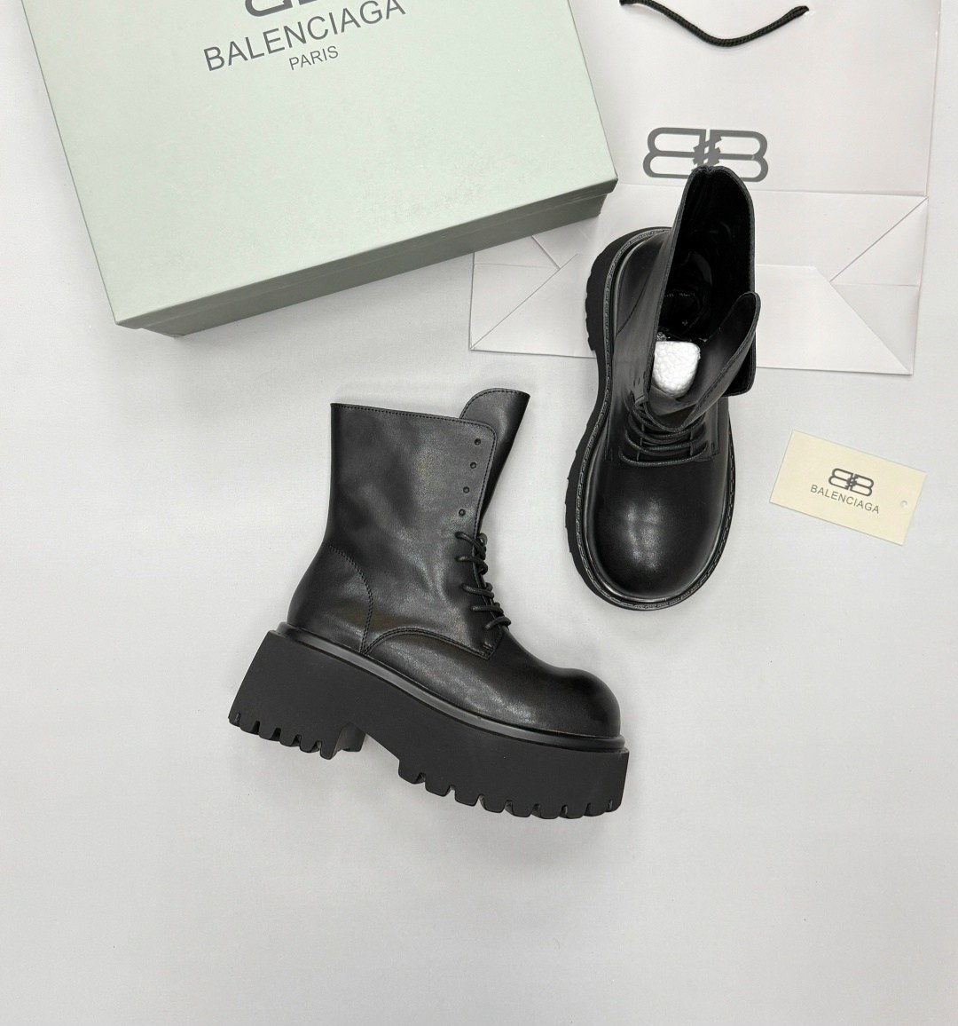 ботинки balenciaga,balenciaga женские кожаные ботинки balenciaga чёрного цвета,,ботинки баленсиага,balenciaga женские кожаные ботинки чёрного цвета