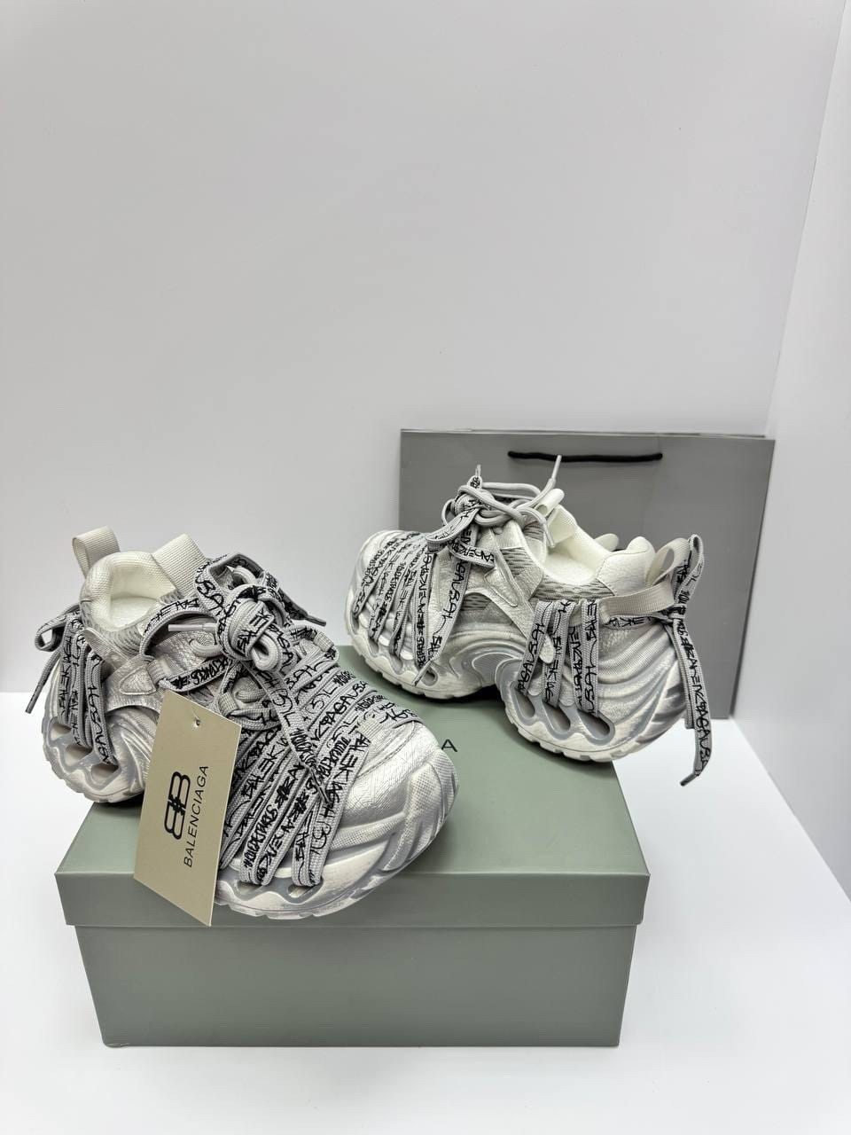 кроссовки женскиe,кроссовки,кроссовки balenciaga,кроссовки модные,кроссовки женские balenciaga