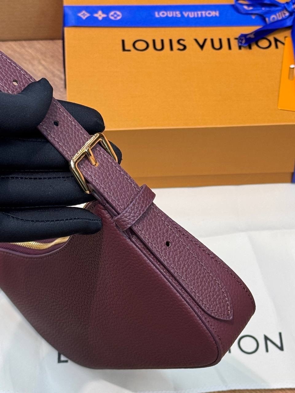 louis vuitton сумка на плечо,louis vuitton сумка,сумка женская louis vuitton,louis vuitton сумка багет,сумка через плечо louis vuitton
