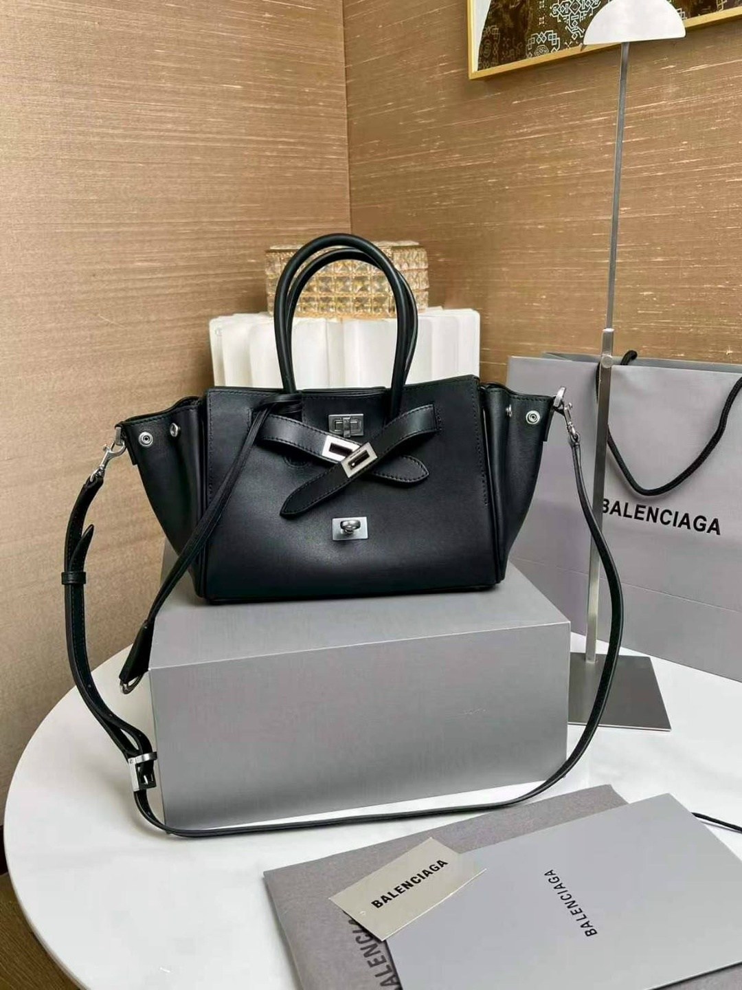 сумка balenciaga,сумка женская balenciaga,сумка,сумка balenciaga новая коллекция 2025,сумочки