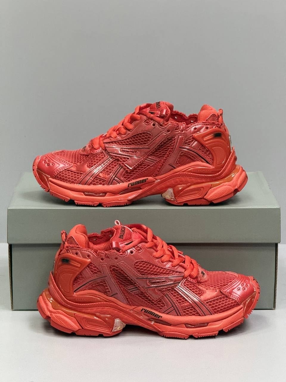 кроссовки balenciaga runner sneaker red,кроссовки balenciaga,кроссовки runner со вставками balenciaga красный,кроссовки balenciaga track 2 sneaker clear sole-red,кроссовки для бега balenciaga красный