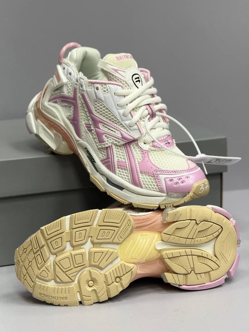 кроссовки balenciaga runner,кроссовки balenciaga,женские кроссовки balenciaga,кроссовки баленсиага runner,кроссовки balenciaga wmns runner sneaker white