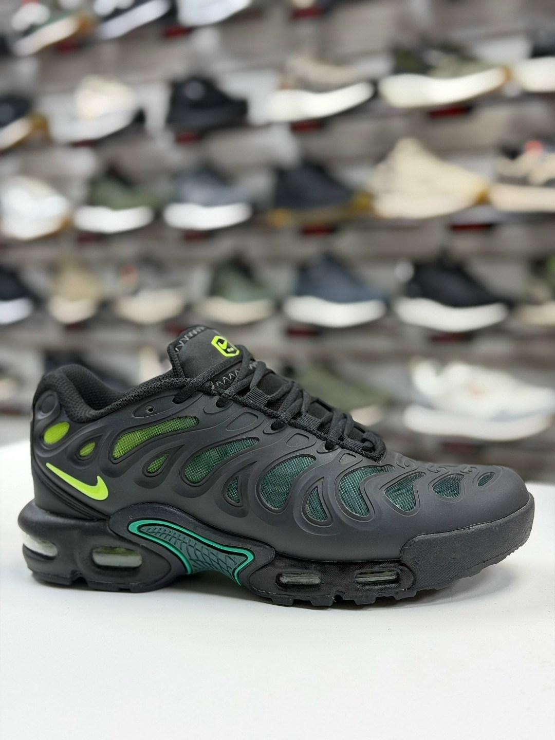 кроссовки nike air max tn plus,кроссовки nike air max plus,nike air max plus tn,мужские кроссовки nike air max tn plus,nike air max plus