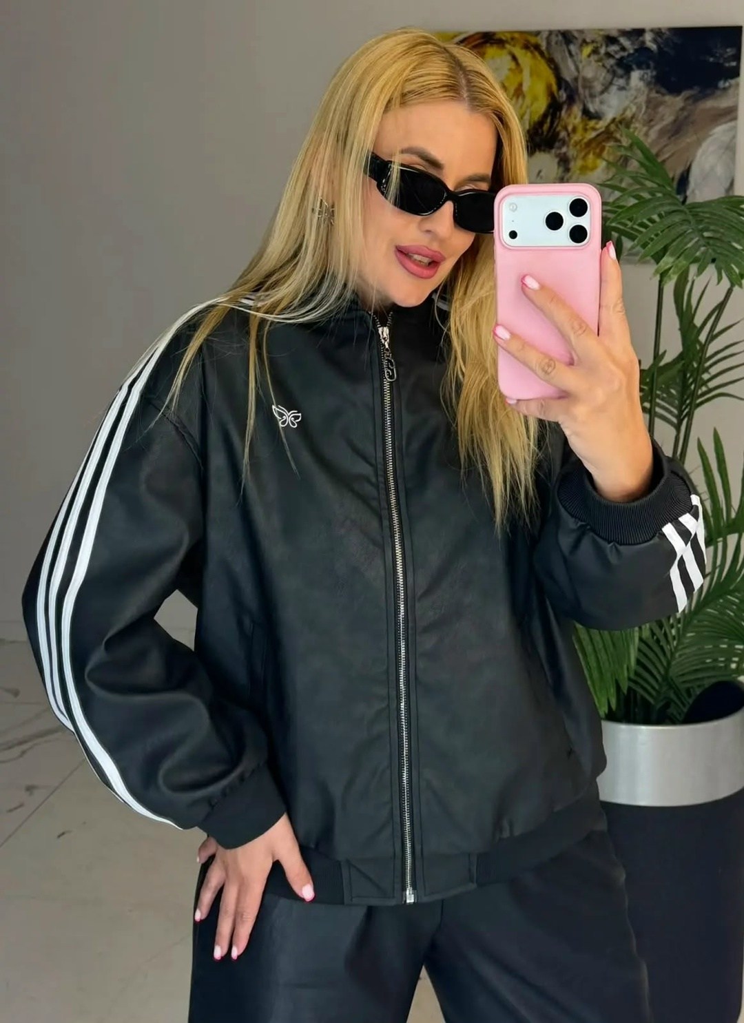 куртка из синтетической кожи adidas originals,кожаная куртка адидас,кожаная куртка adidas,куртка кожаная,женская кожаная куртка adidas