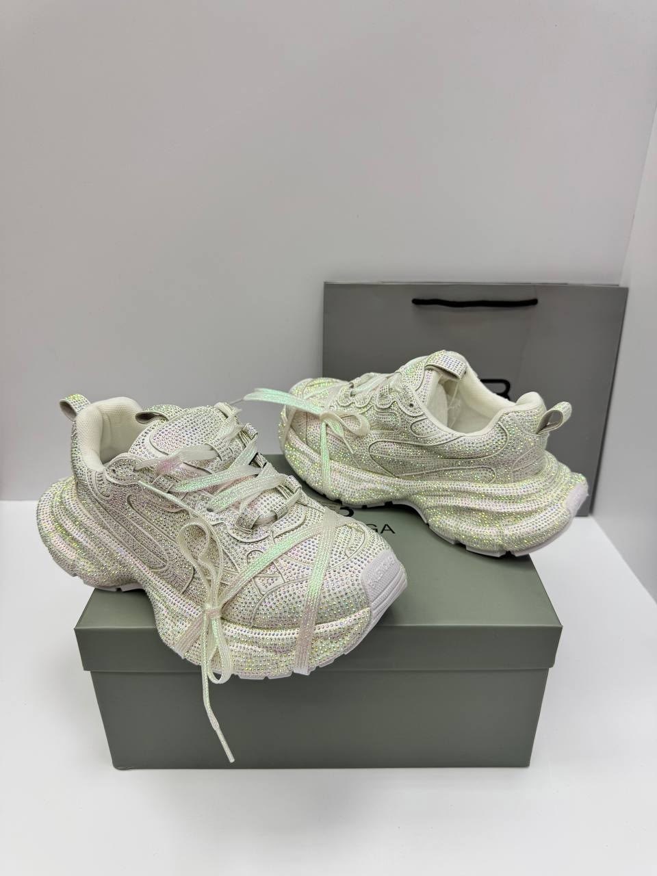 женские кроссовки balenciaga,женские кроссовки,кроссовки balenciaga,кроссовки модные,спортивная