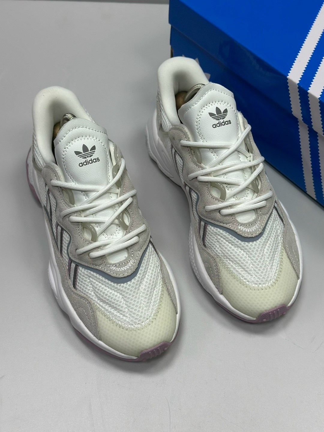 женские кроссовки adidas ozweego,освиго адидас кроссовки женские,кроссовки adidas ozweego,кроссовки adidas,adidas originals ozweego