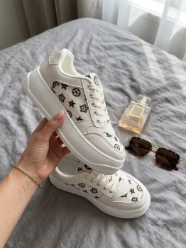 Кроссовки