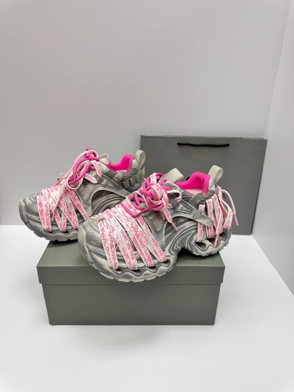 кроссовки женскиe,кроссовки,кроссовки balenciaga,кроссовки модные,кроссовки женские balenciaga