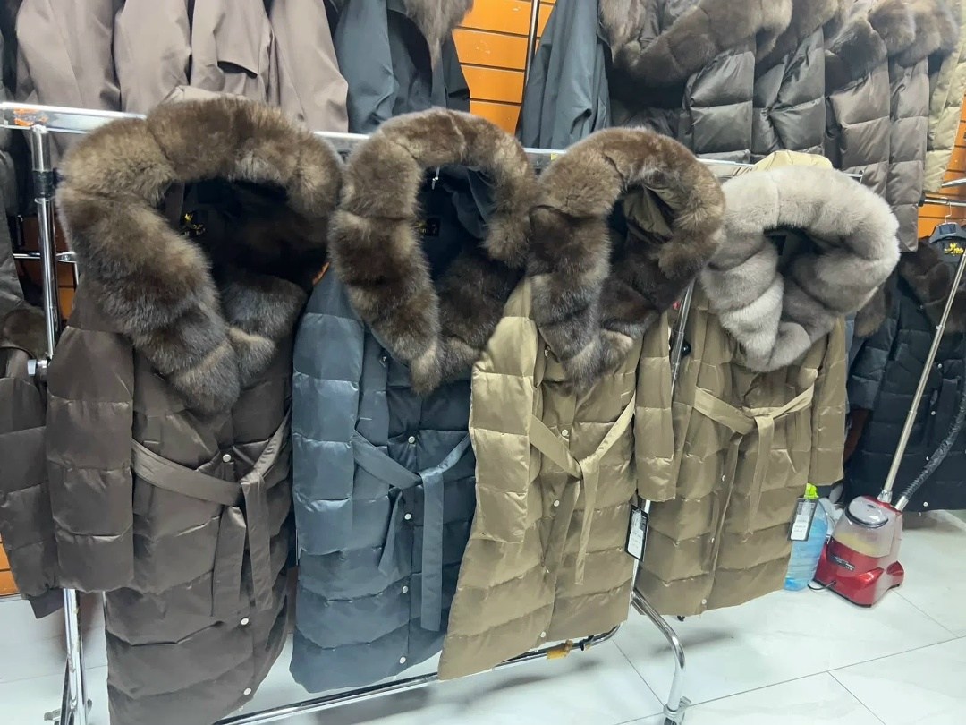 пуховики с мехом,пуховик с натуральным мехом,длинные пуховики,пуховик женский,пуховик с капюшоном