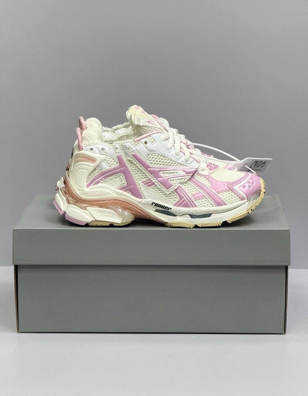 кроссовки balenciaga runner,кроссовки balenciaga,женские кроссовки balenciaga,кроссовки баленсиага runner,кроссовки balenciaga wmns runner sneaker white