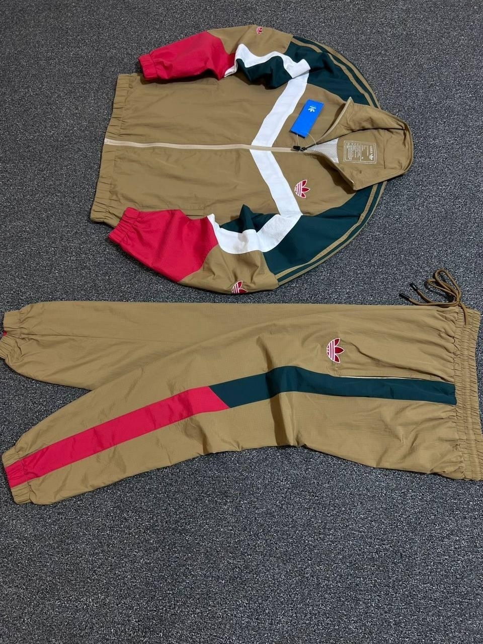 спортивный костюм adidas,мужской спортивный костюм adidas,спортивные костюмы адидас,костюм adidas 90 х,мужской спортивный костюм