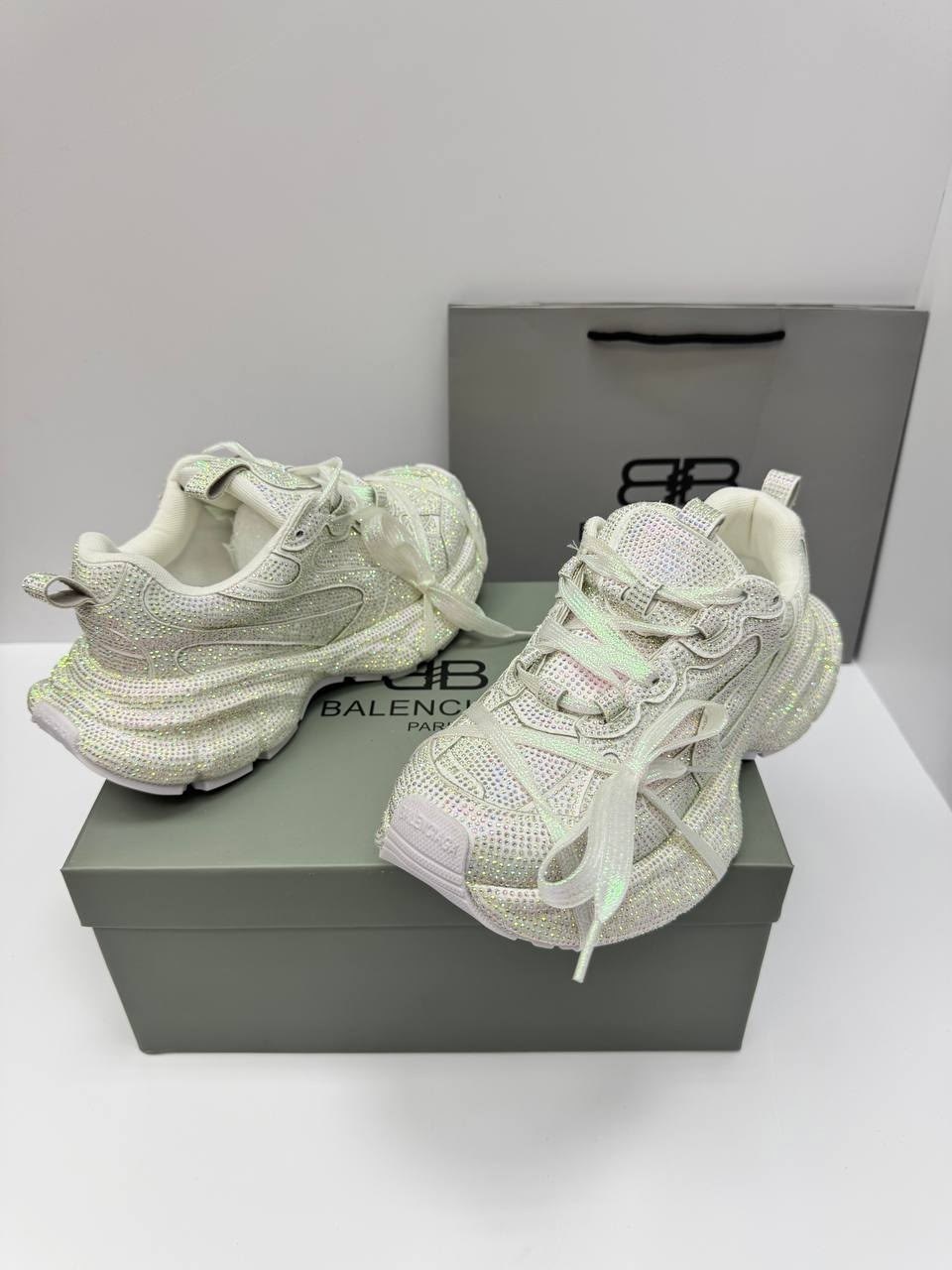 женские кроссовки balenciaga,женские кроссовки,кроссовки balenciaga,кроссовки модные,спортивная
