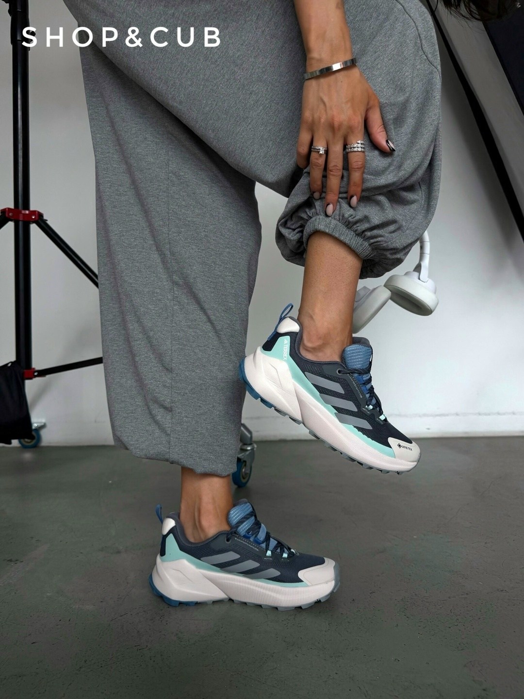 кроссовки,кроссовки женскиe,женские кроссовки adidas ozweego,удобные кроссовки,кроссовки тренд