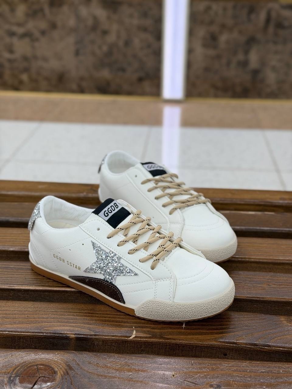 ,golden goose кеды super-star с блестками белый,golden goose super star,кеды golden goose,кроссовки golden goose