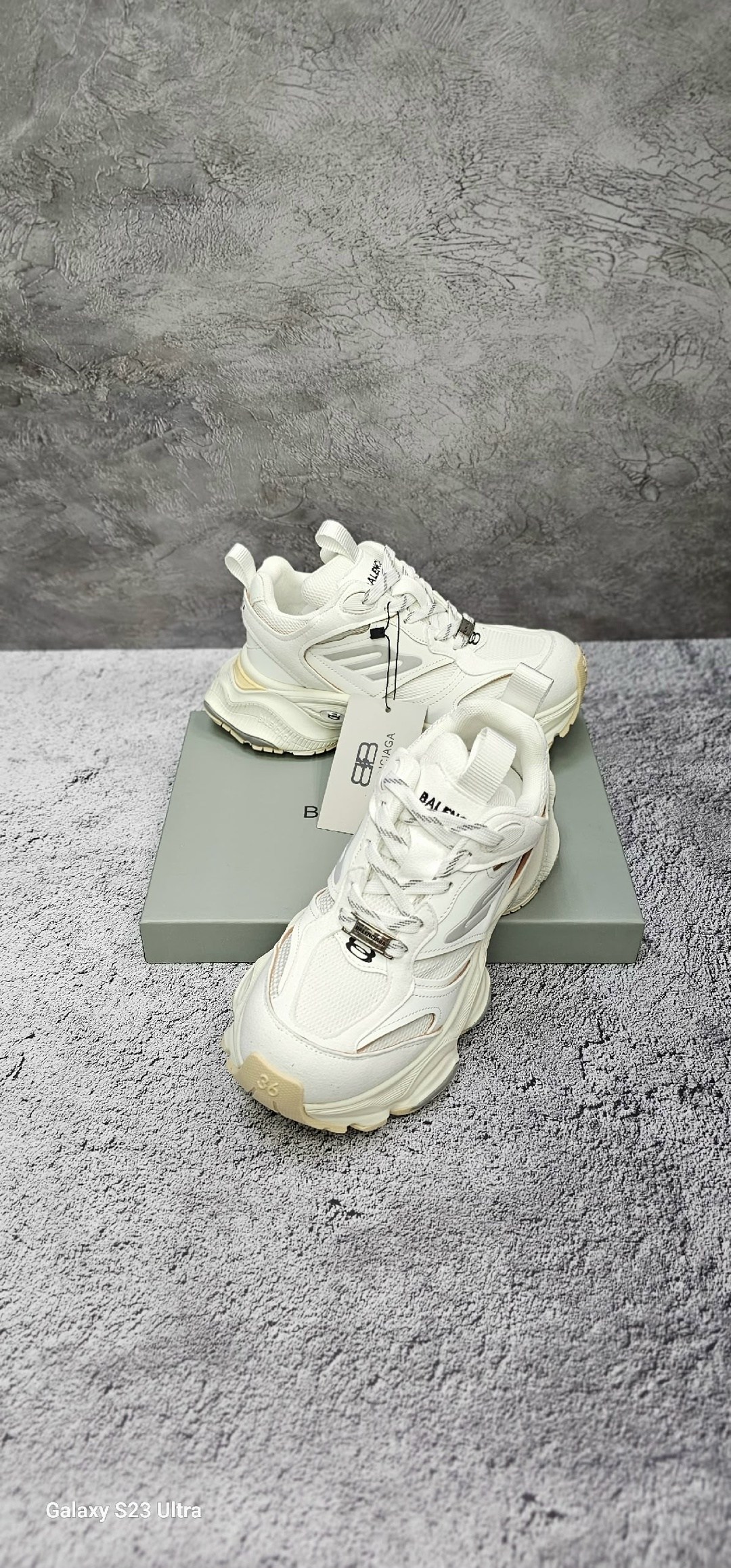 кроссовки balenciaga женские,кроссовки balenciaga,кроссовки balenciaga на шнуровке,balenciaga кроссовки track,кроссовки баленсиага женские