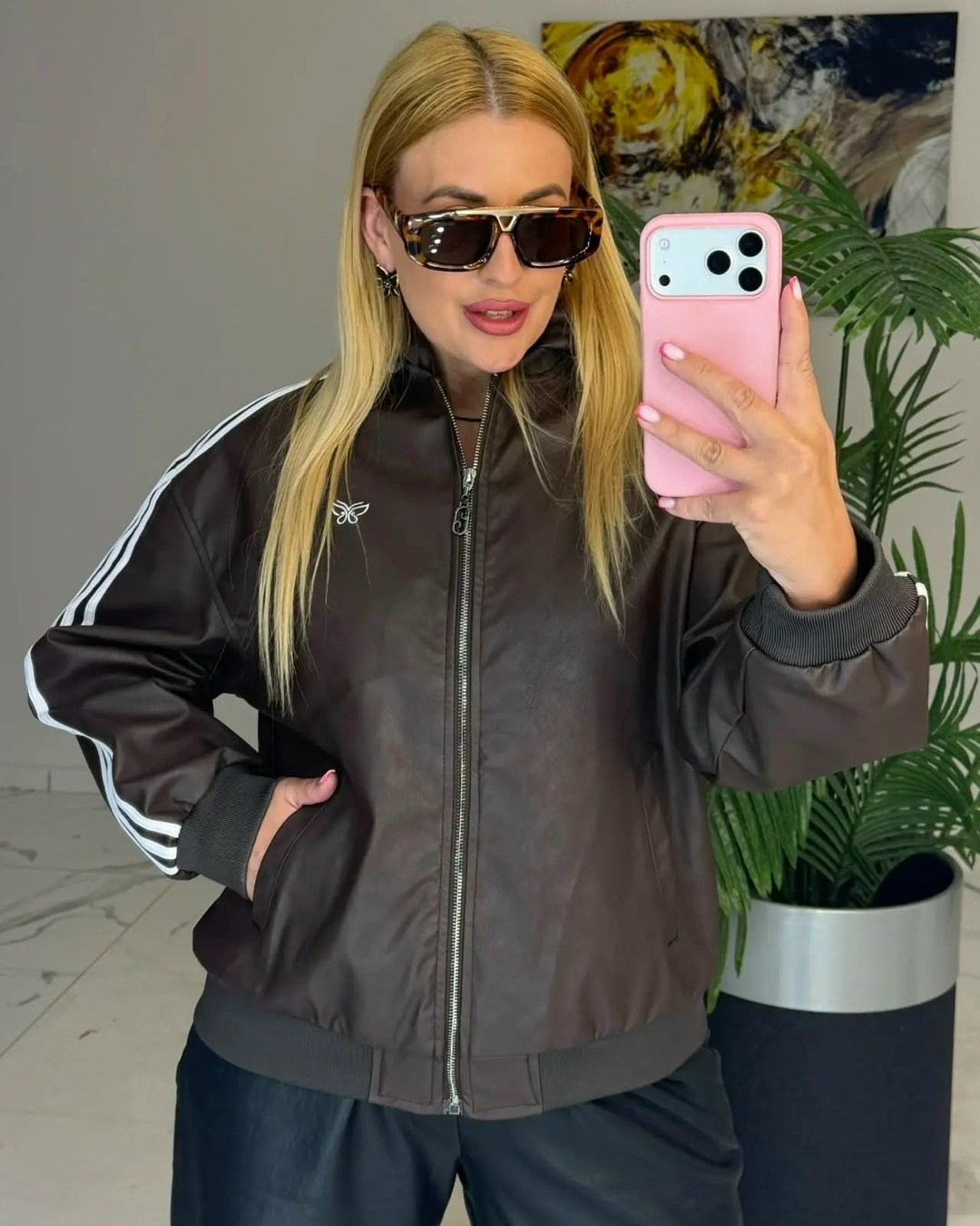 куртка из синтетической кожи adidas originals,кожаная куртка адидас,кожаная куртка adidas,куртка кожаная,женская кожаная куртка adidas