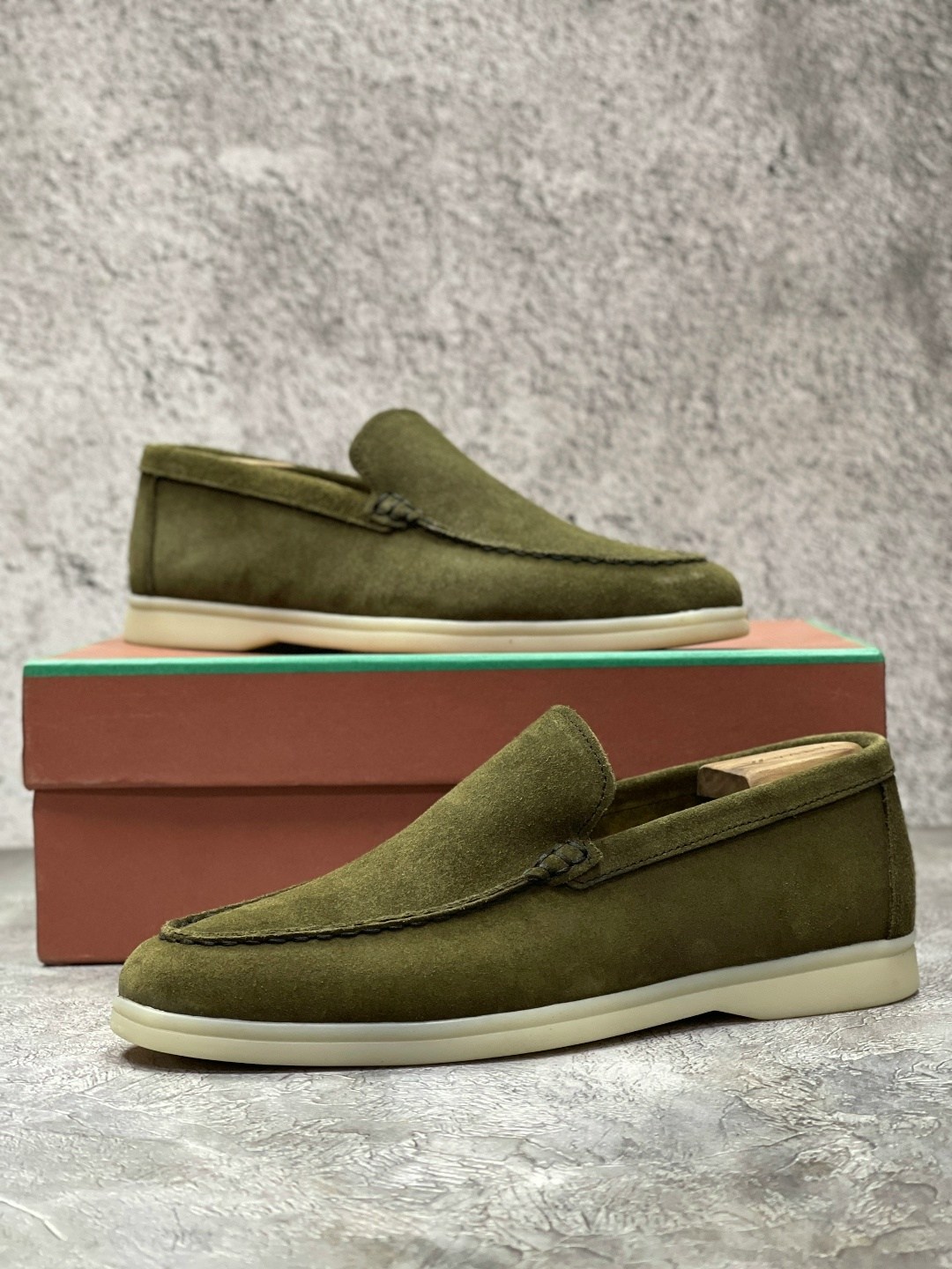 замшевые лоферы summer walk loro piana серый,лоферы мужские замшевые с белой подошвой,замшевые лоферы,мужские замшевые лоферы,loro piana лоферы
