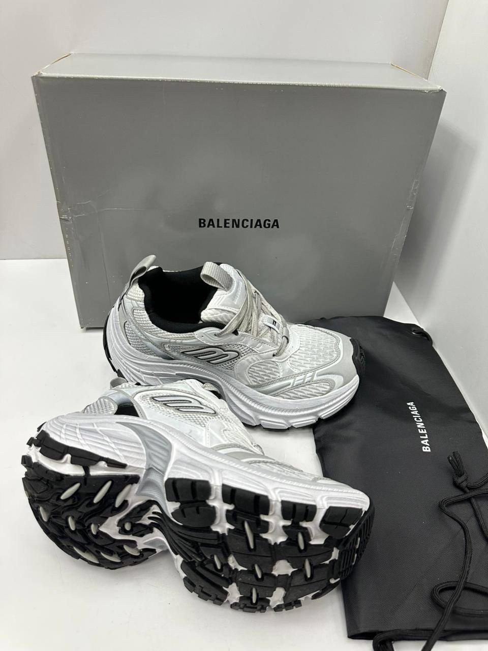 кроссовки женские balenciaga,кроссовки balenciaga,кроссовки balenciaga 10xl,кроссовки sneaker tess 12 balenciaga,кроссовки balenciaga 10xl sneaker in white black gris