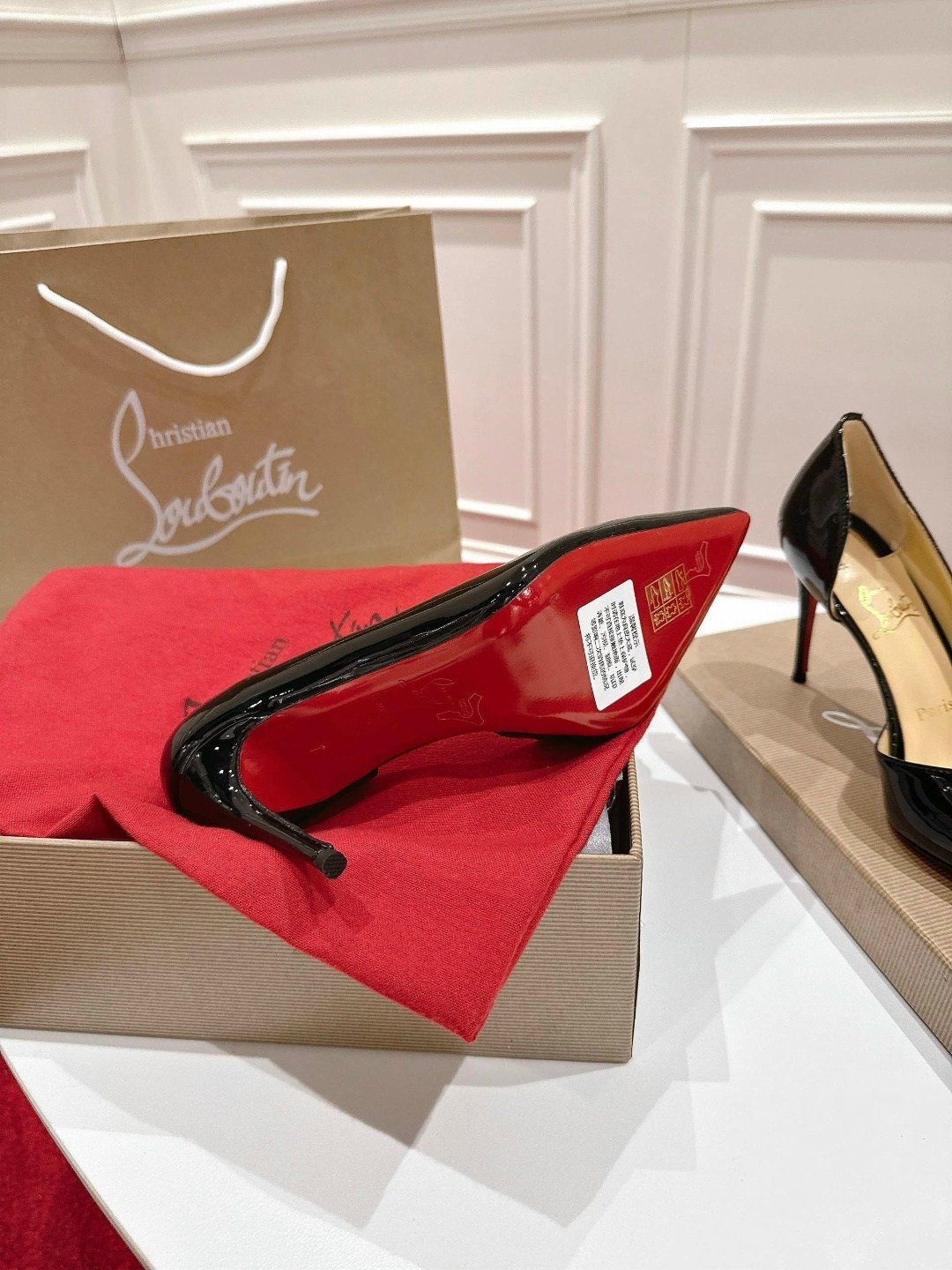 christian louboutin туфли,туфли женские,лакированные туфли женские,туфли louboutin,туфли лодочки женские