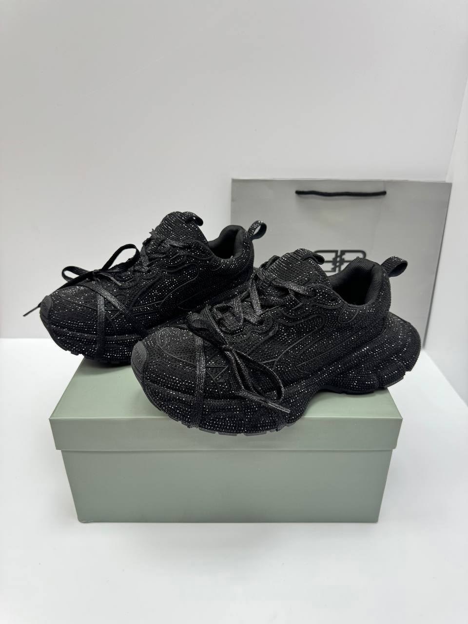 кроссовки balenciaga женские,женские кроссовки демисезонные со стразами,кроссовки balenciaga черные женские блестящие,кроссовки balenciaga,кроссовки женские