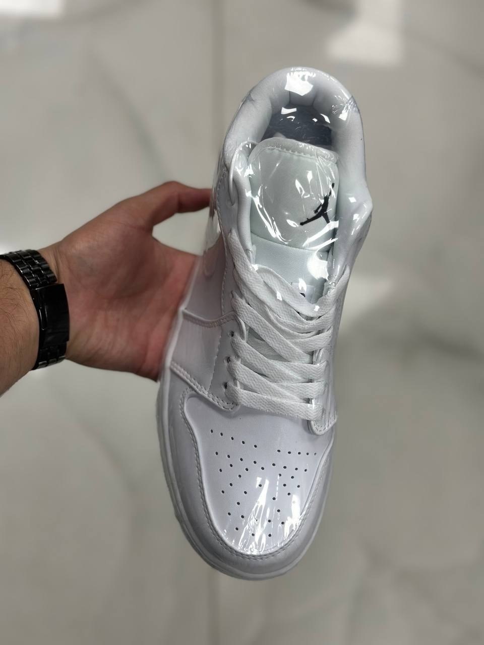 nike air jordan 1 silver,air jordan 1 retro high og,air jordan 1 pure platinum,nike air jordan 1,nike air jordan 1 retro high