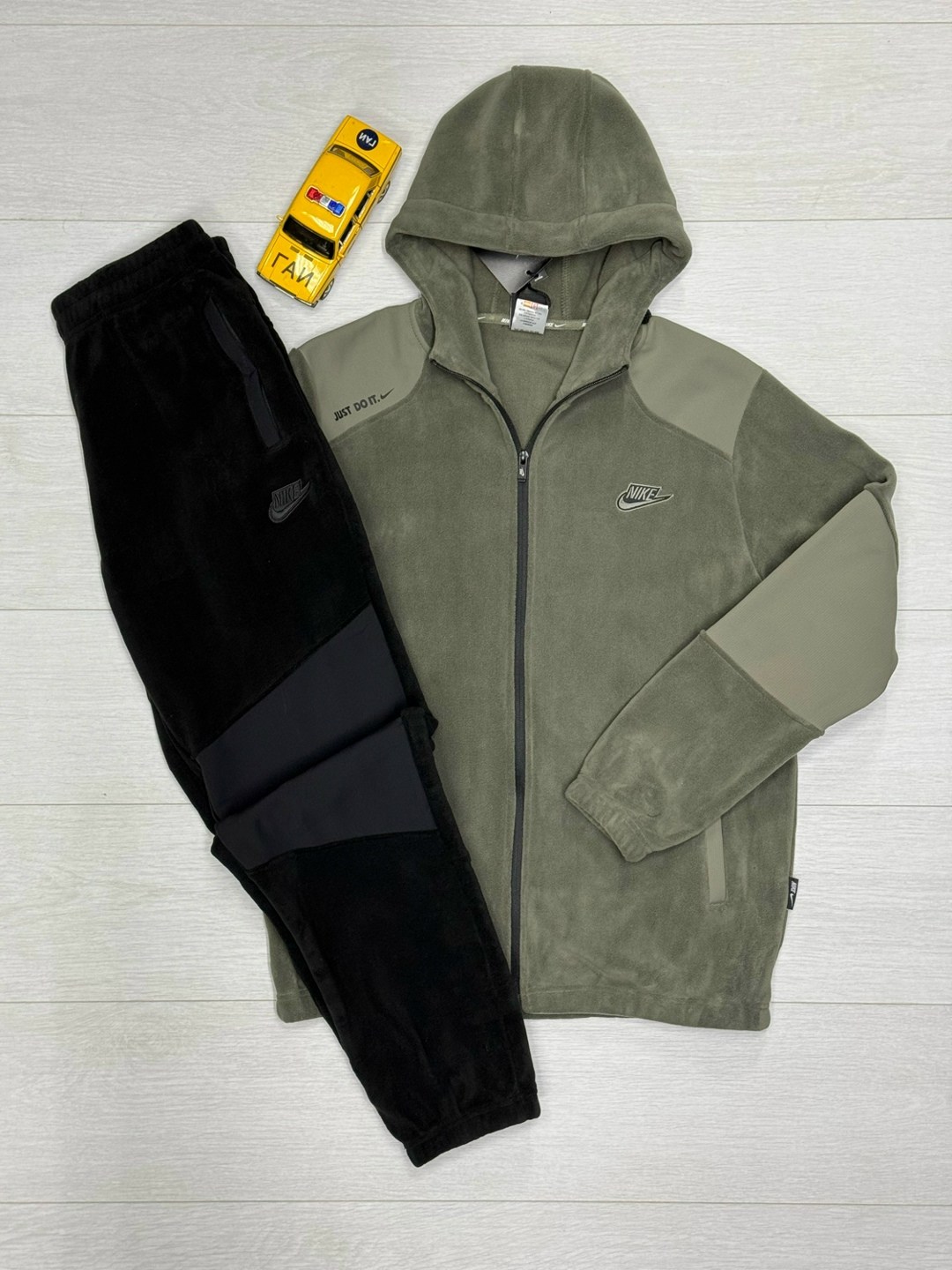 спортивный костюм nike на флисе,спортивный костюм nike мужской,спортивные костюмы мужские,спортивные костюмы nike,спортивный костюм для мужчин
