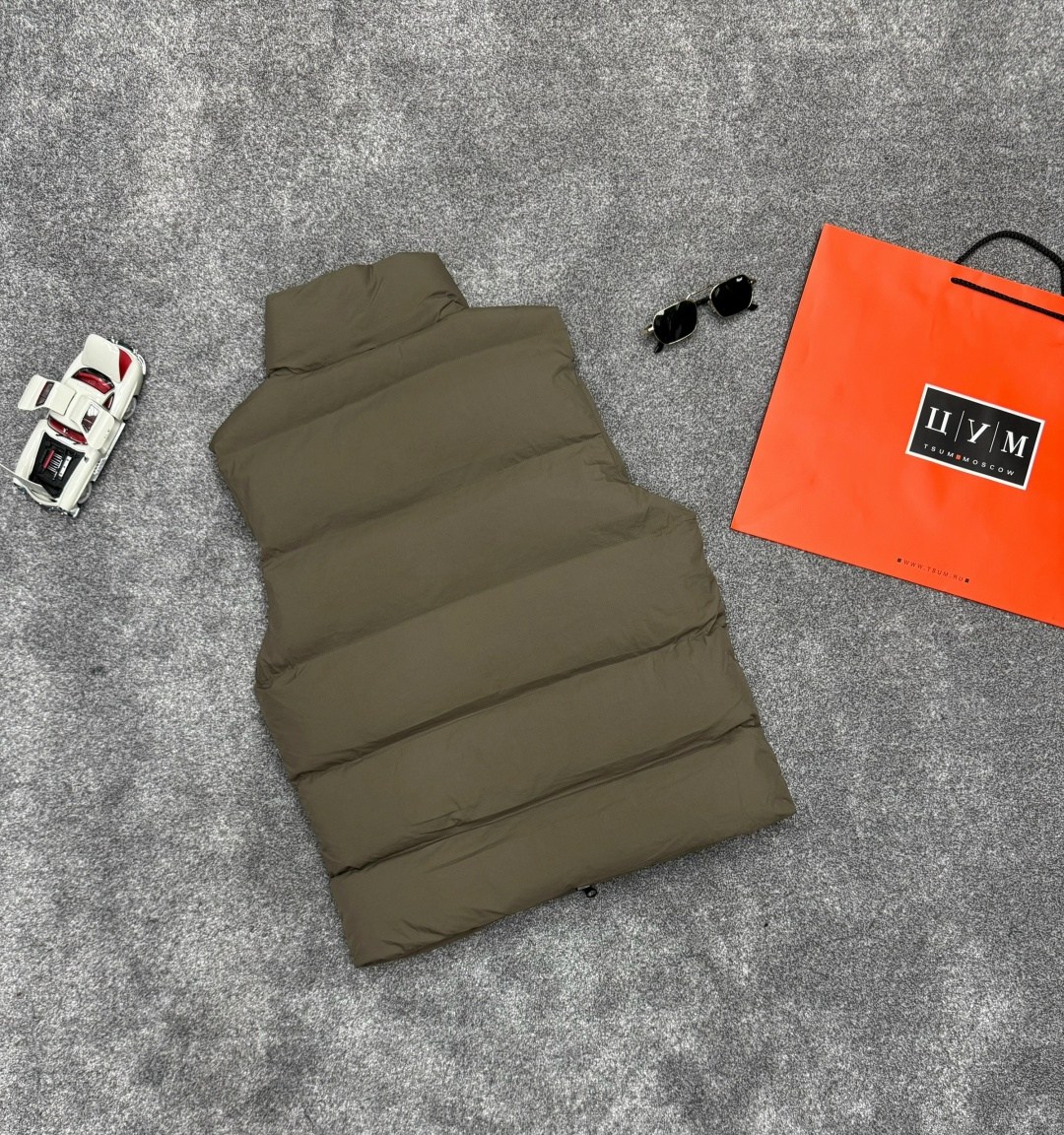 жилетка moncler,жилетки,жилет мужской,жилеты,жилетка canada goose