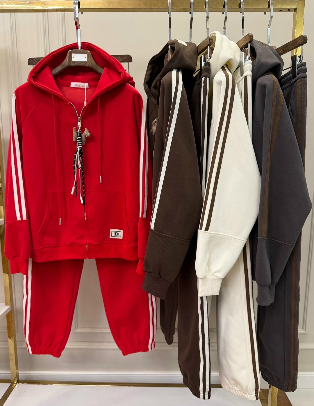 костюм спортивный gucci,стильные костюмы,спортивные костюм,костюм спортивный женский,костюм спортивный loro piana