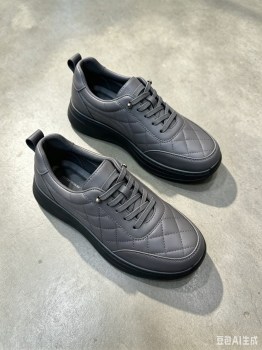 Кроссовки